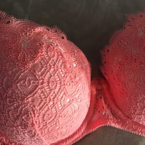 VS  dream angels bra